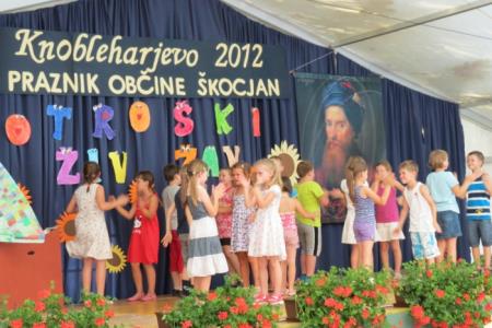 KNOBLEHARJEVO 2012- Otroški živ žav 29